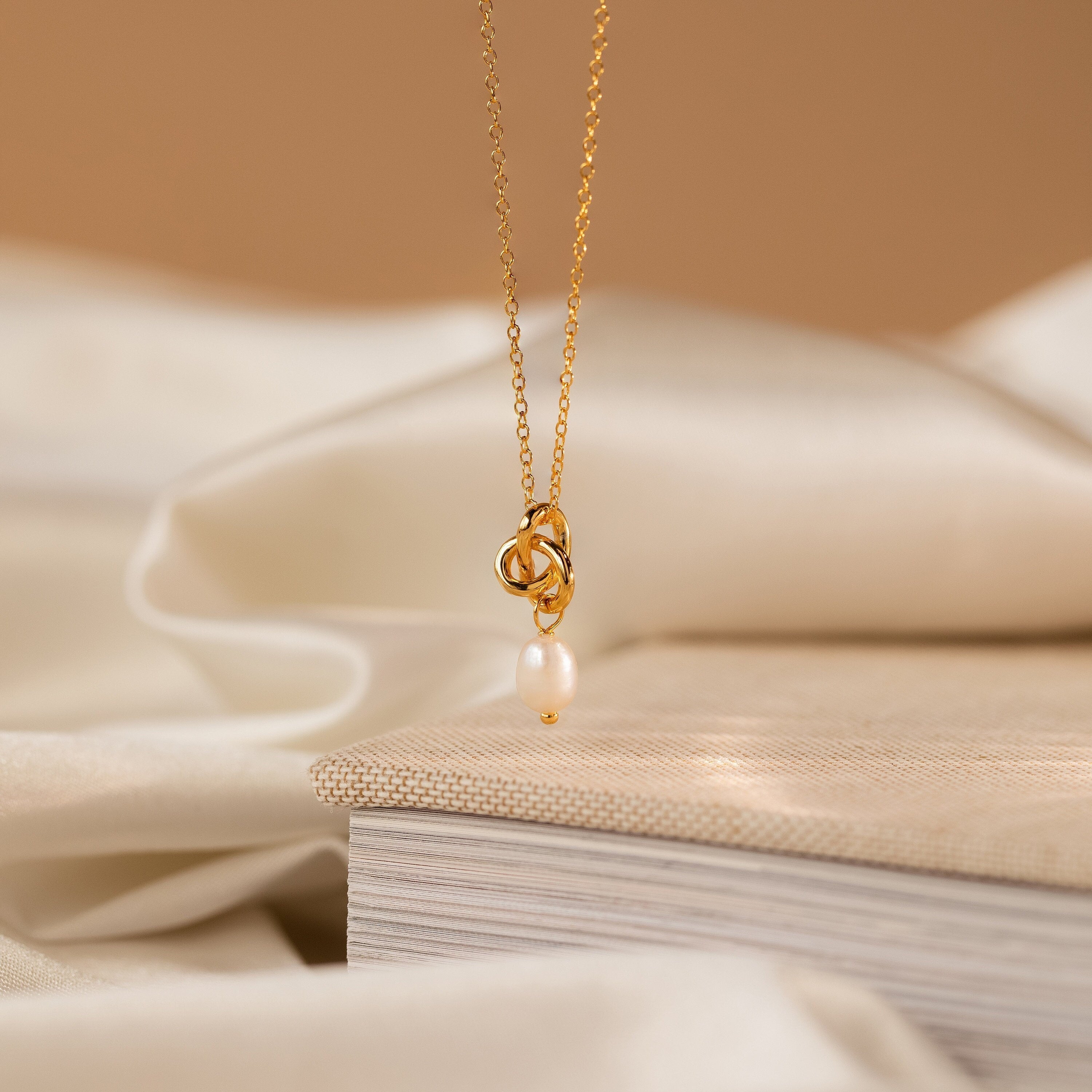 Dainty Knot Pearl Necklace 18K Gold